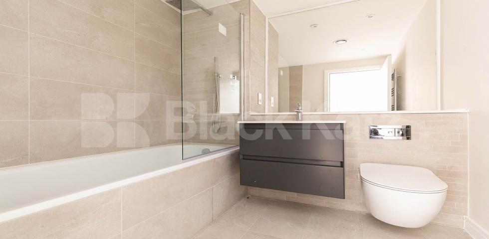 			2 Bedroom, 2 bath, 1 reception Penthouse			 Tottenham Lane, CROUCH END